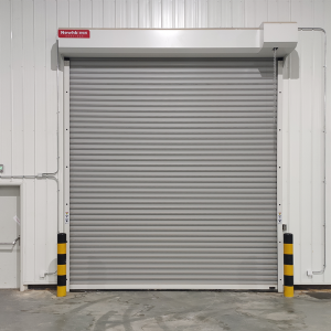 Windproof rolling door