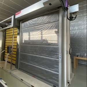 Inorganic cloth fireproof rolling door