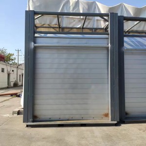 Blast resistance rolling door