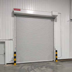 Windproof rolling door