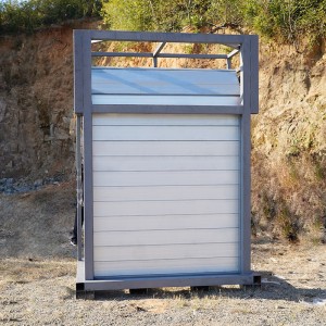 Blast resistance rolling door
